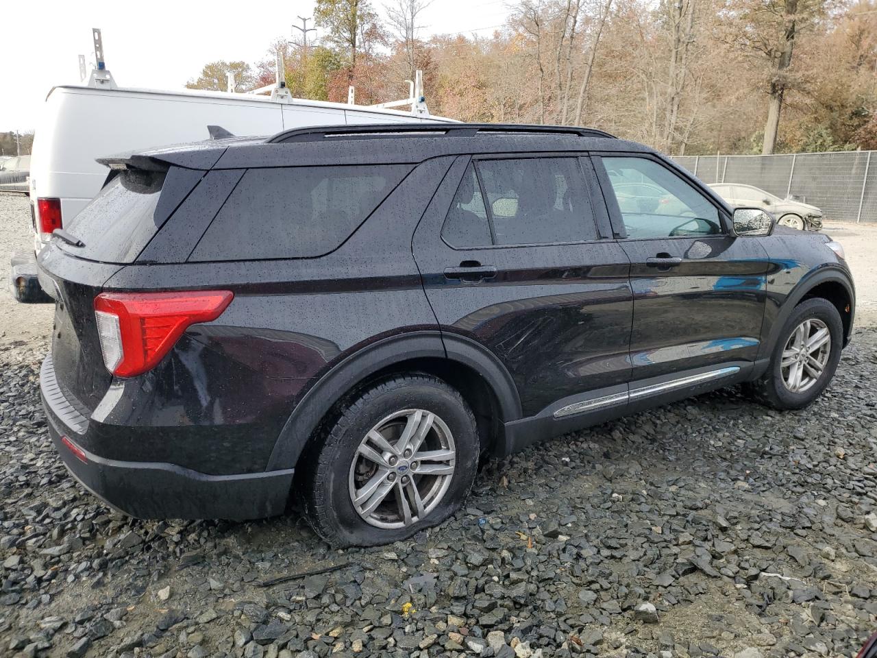 2022 Ford Explorer - Image 3