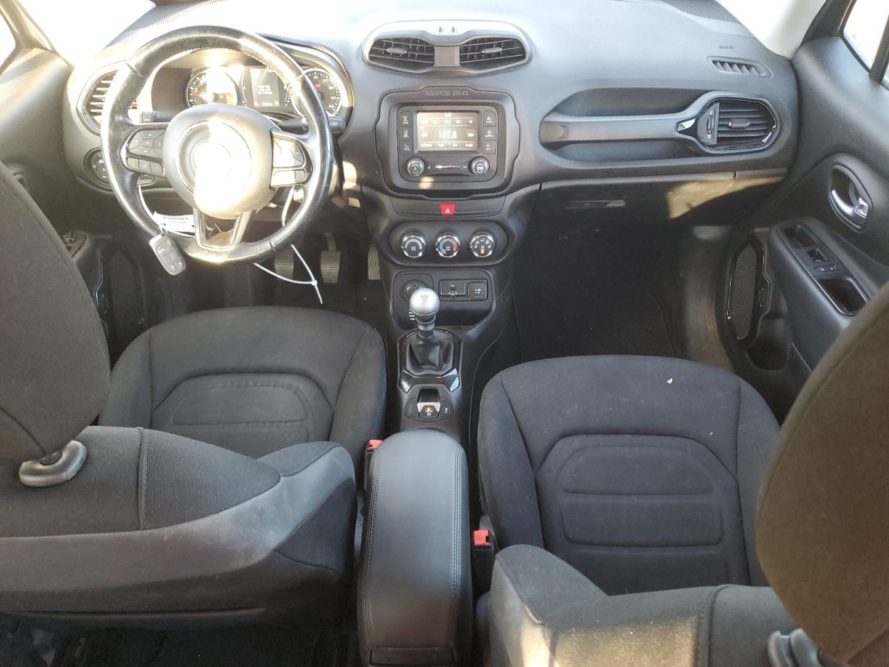 2017 Jeep Renegade - Image 8