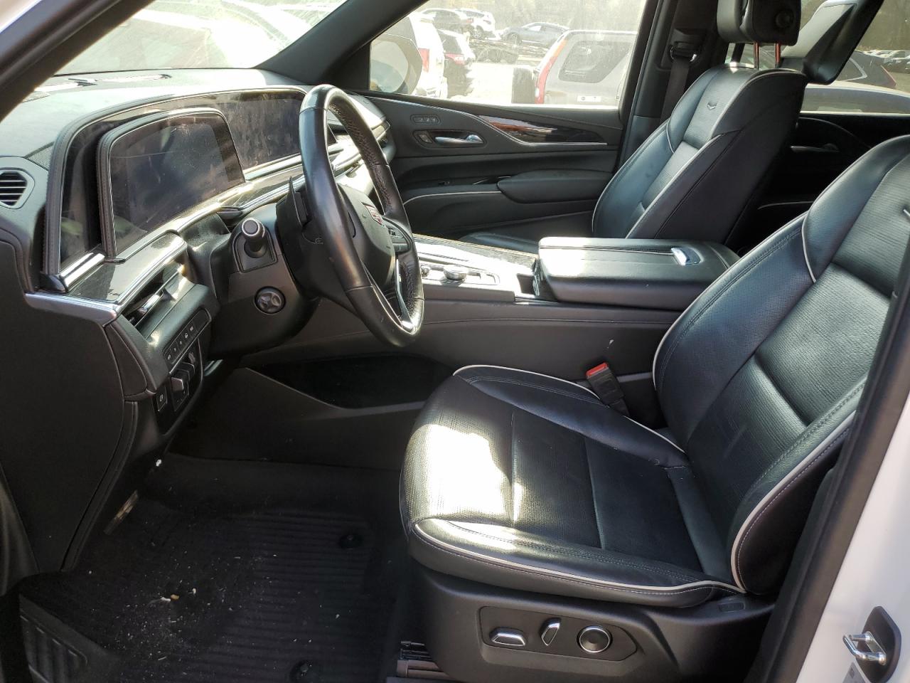 2021 Cadillac Escalade - Image 7