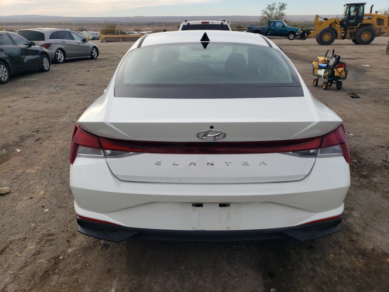 2021 Hyundai Elantra - Image 6
