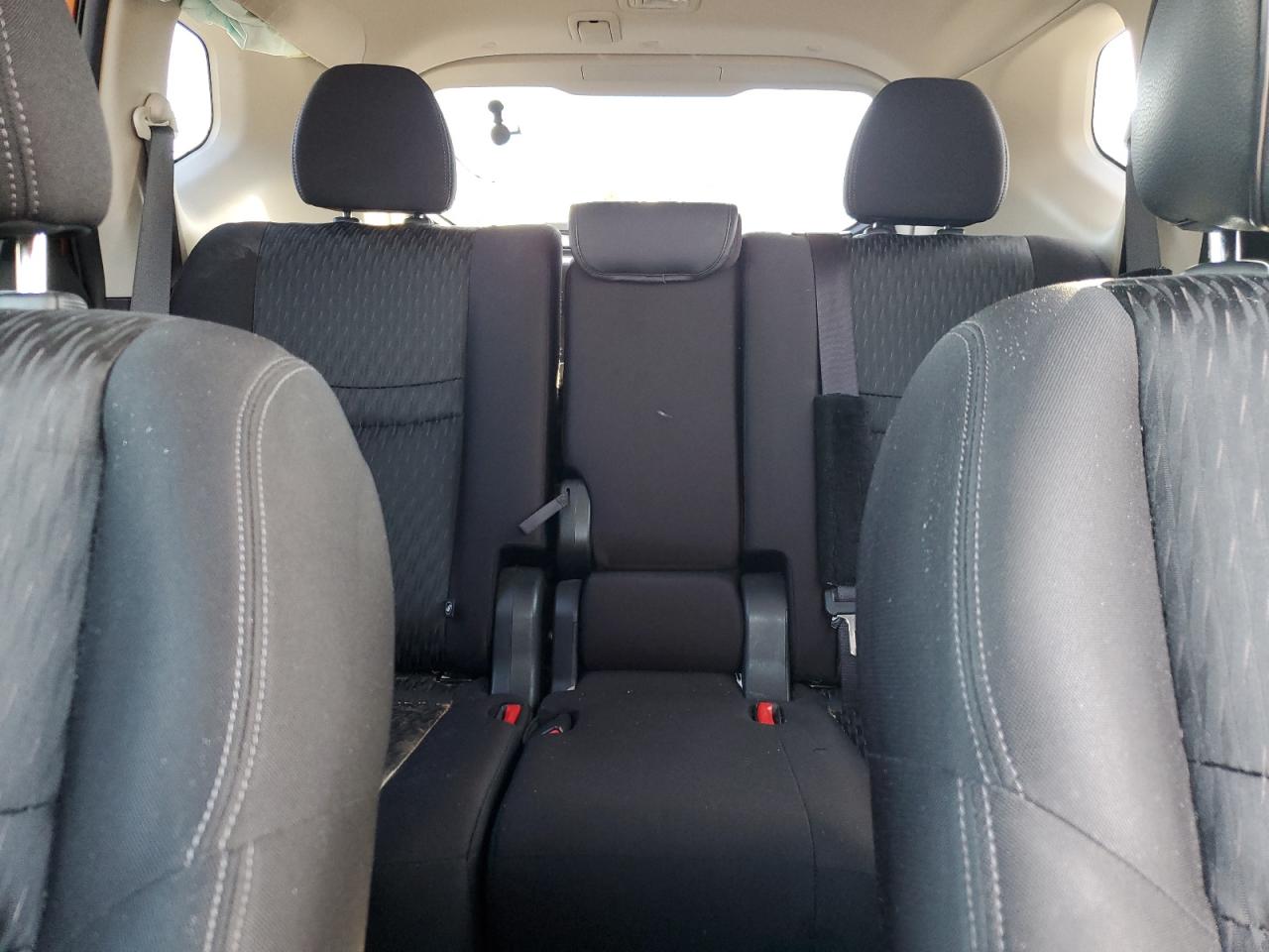2019 Nissan Rogue - Image 10