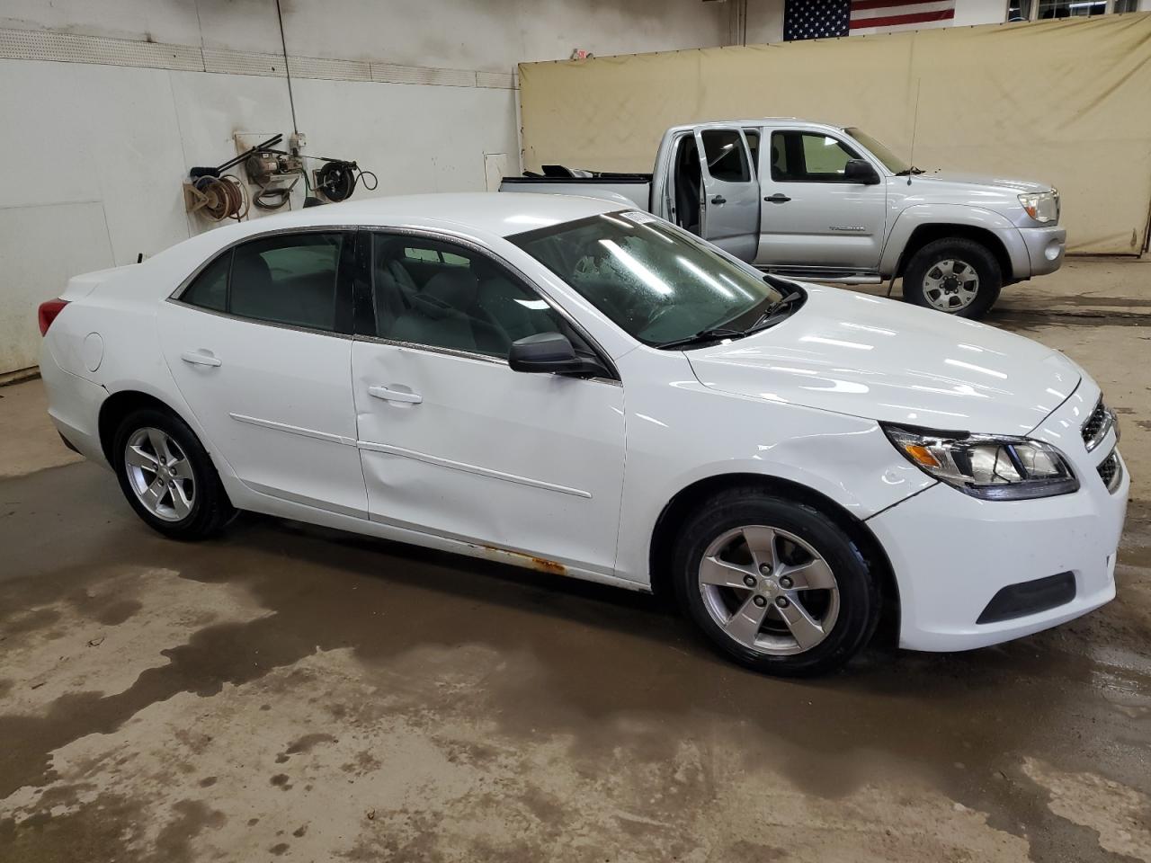 2013 Chevrolet Malibu - Image 4