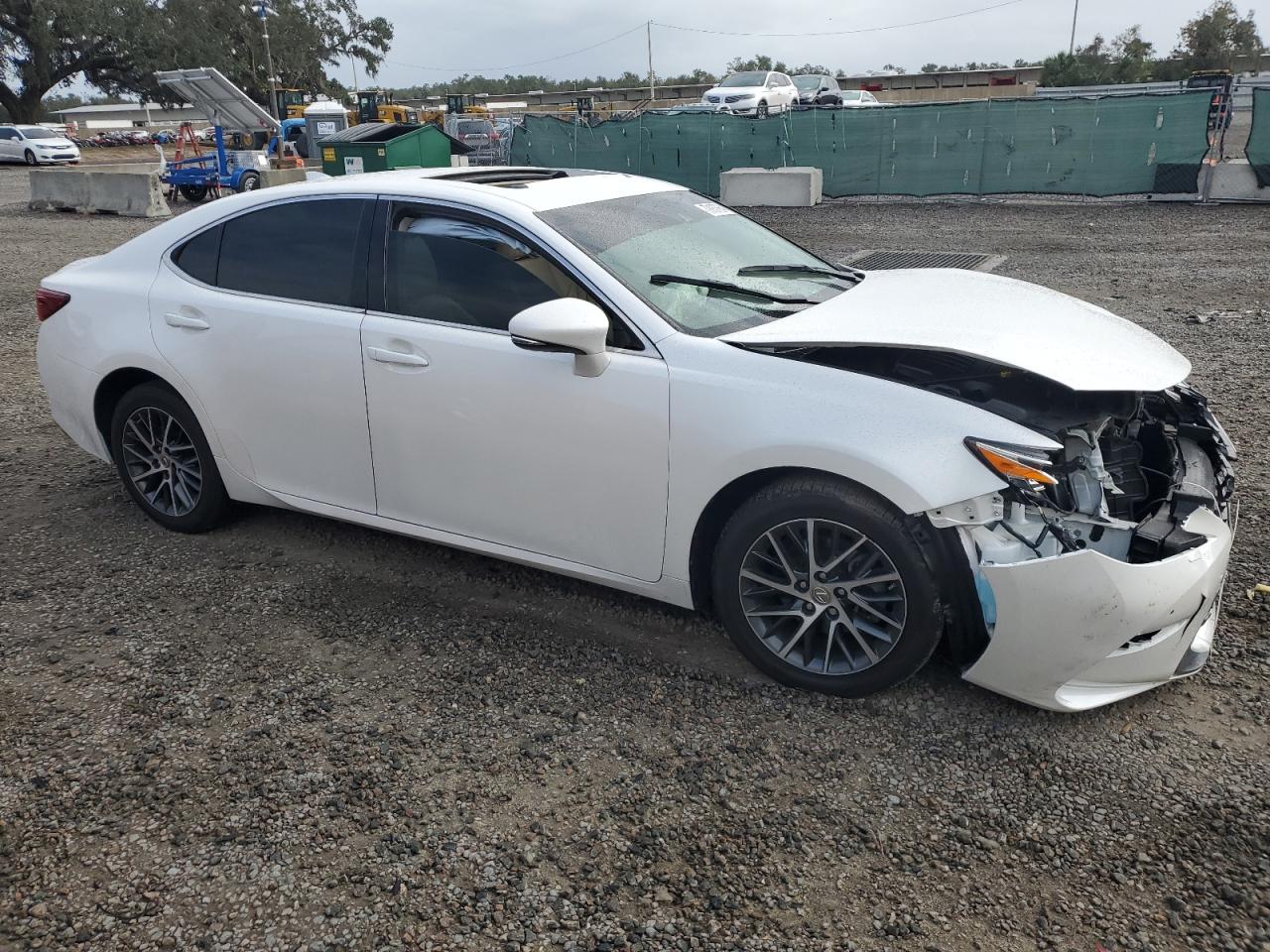 2017 Lexus ES - Image 4
