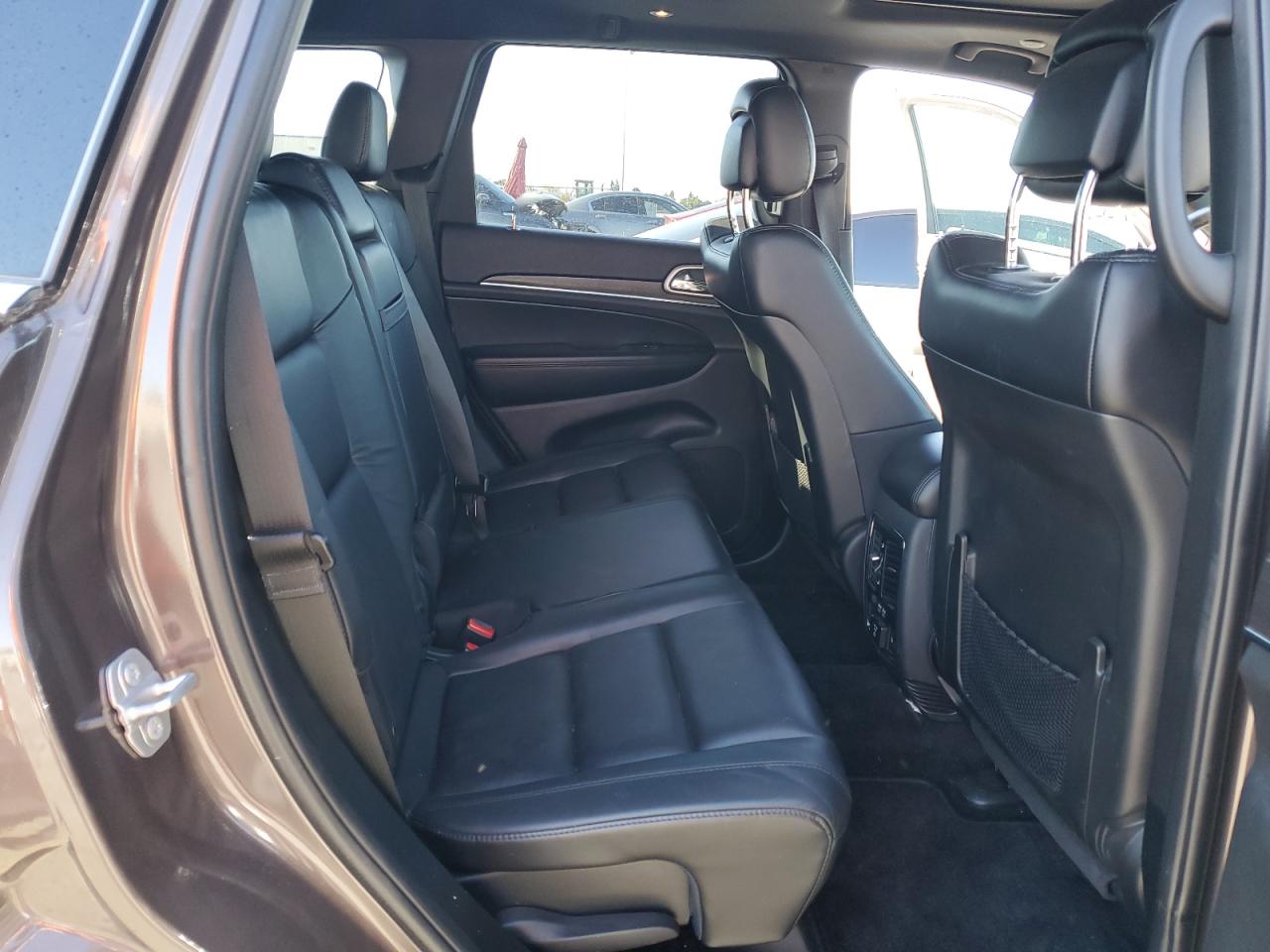 2018 Jeep Grand Cherokee - Image 11