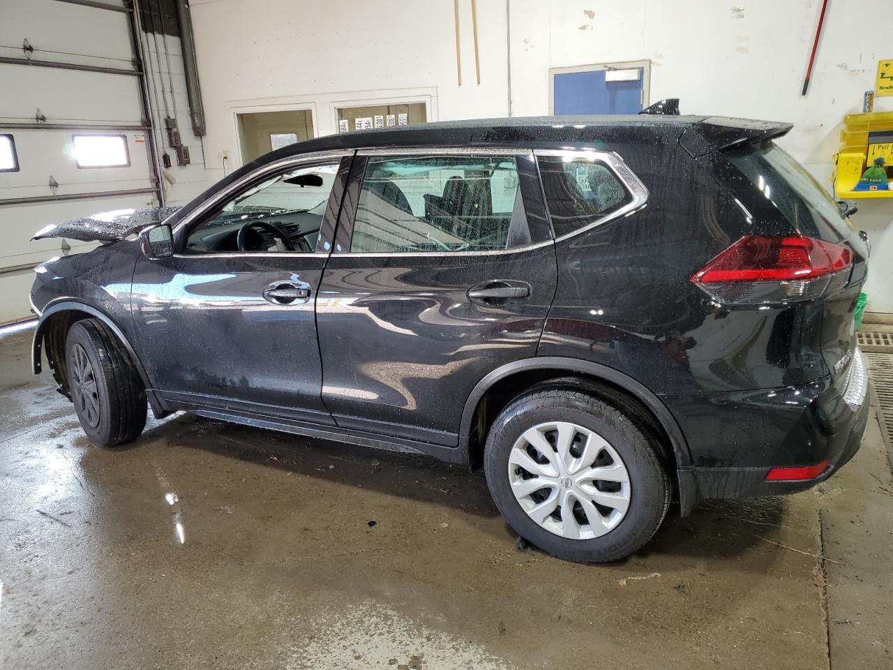 2019 Nissan Rogue - Image 2