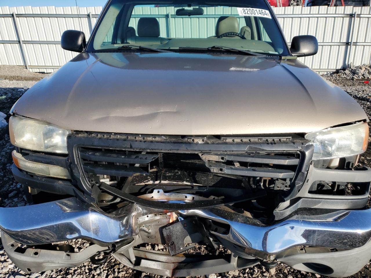 2004 GMC Sierra - Image 13