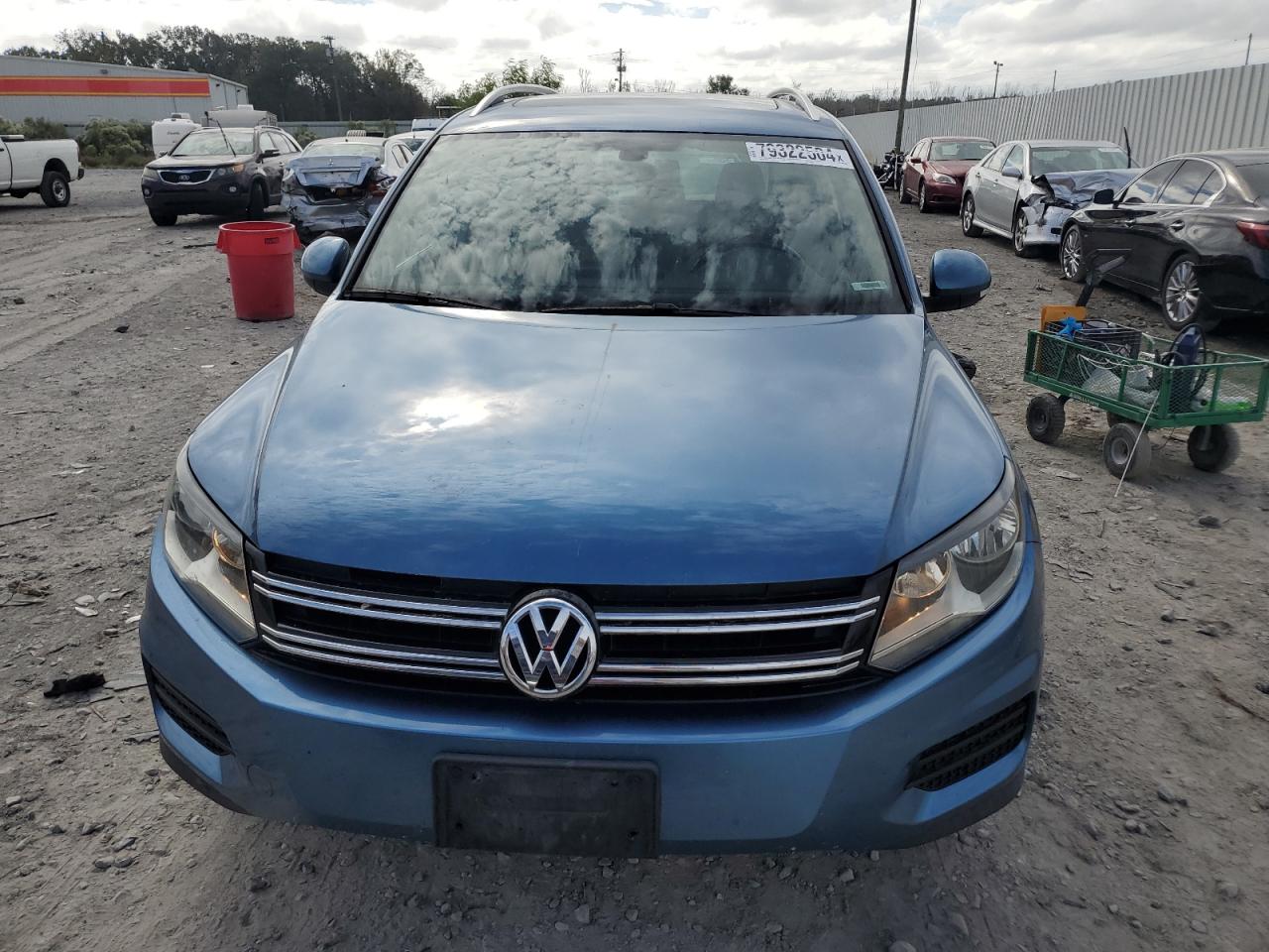 2017 Volkswagen Tiguan - Image 5
