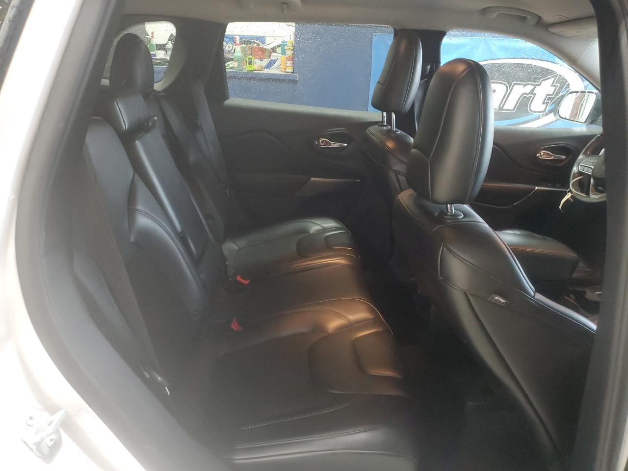 2019 Jeep Grand Cherokee - Image 11