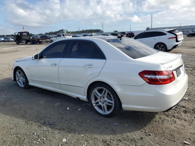 Седани MERCEDES-BENZ E-CLASS 2012 Білий