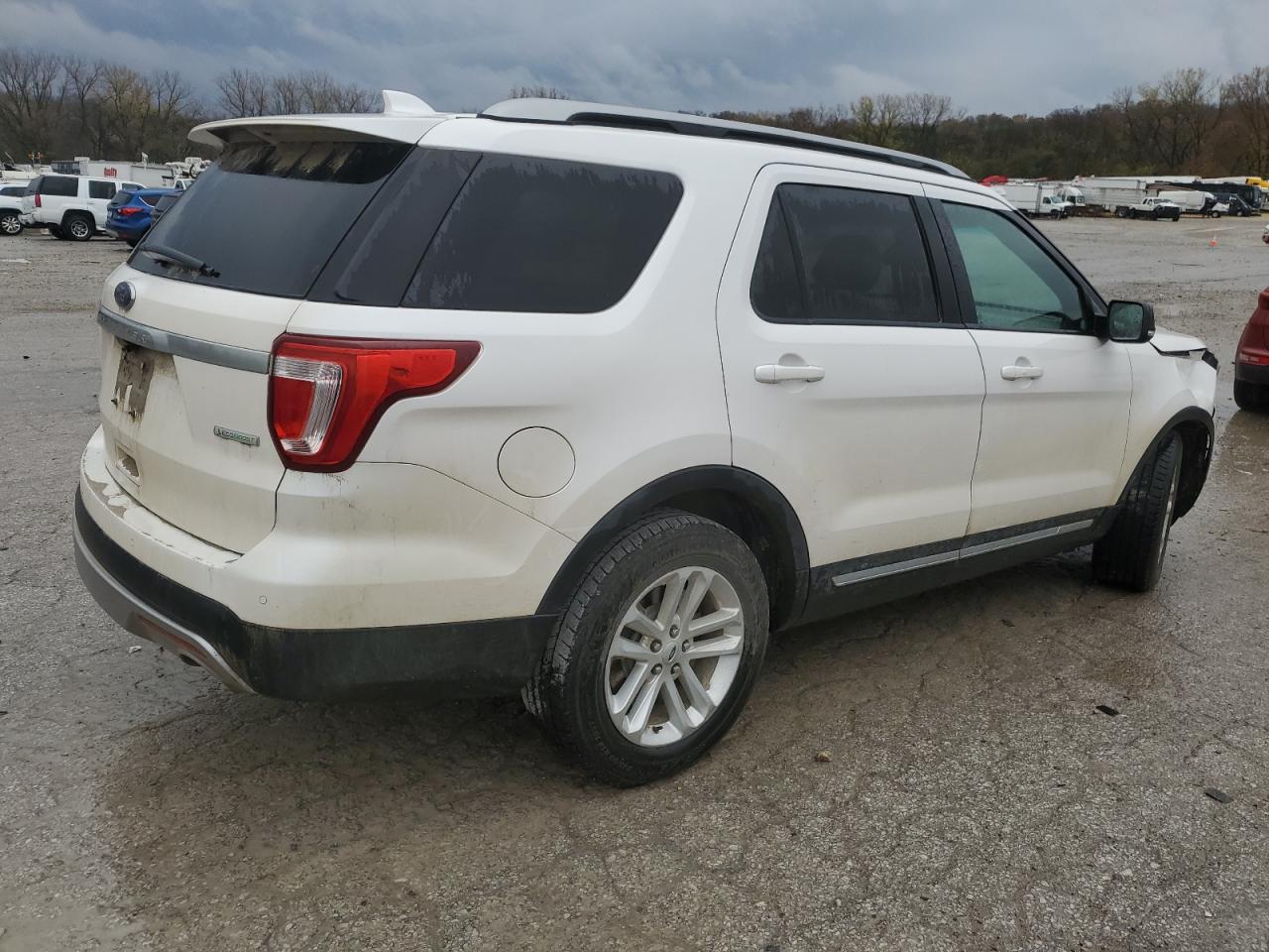 2016 Ford Explorer - Image 3