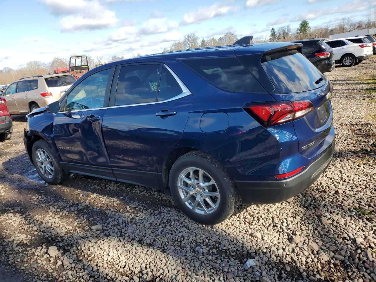 2022 Chevrolet Equinox - Image 2