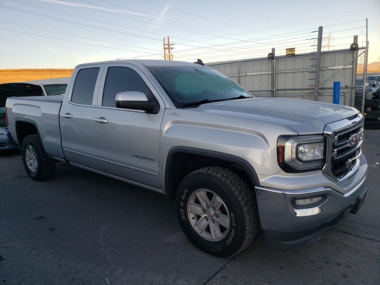 2016 GMC Sierra - Image 4