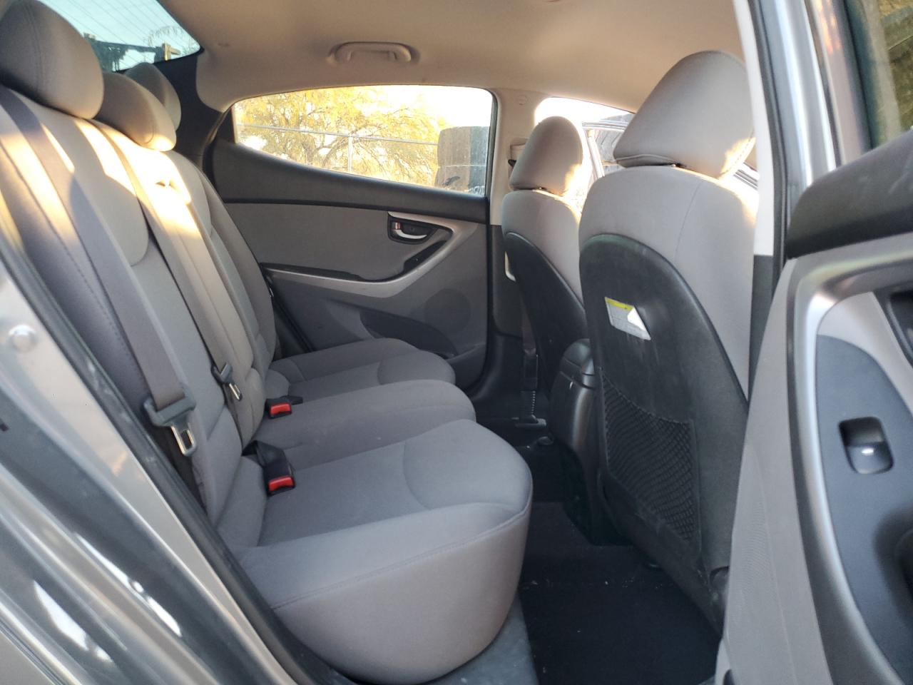 2014 Hyundai Elantra - Image 10