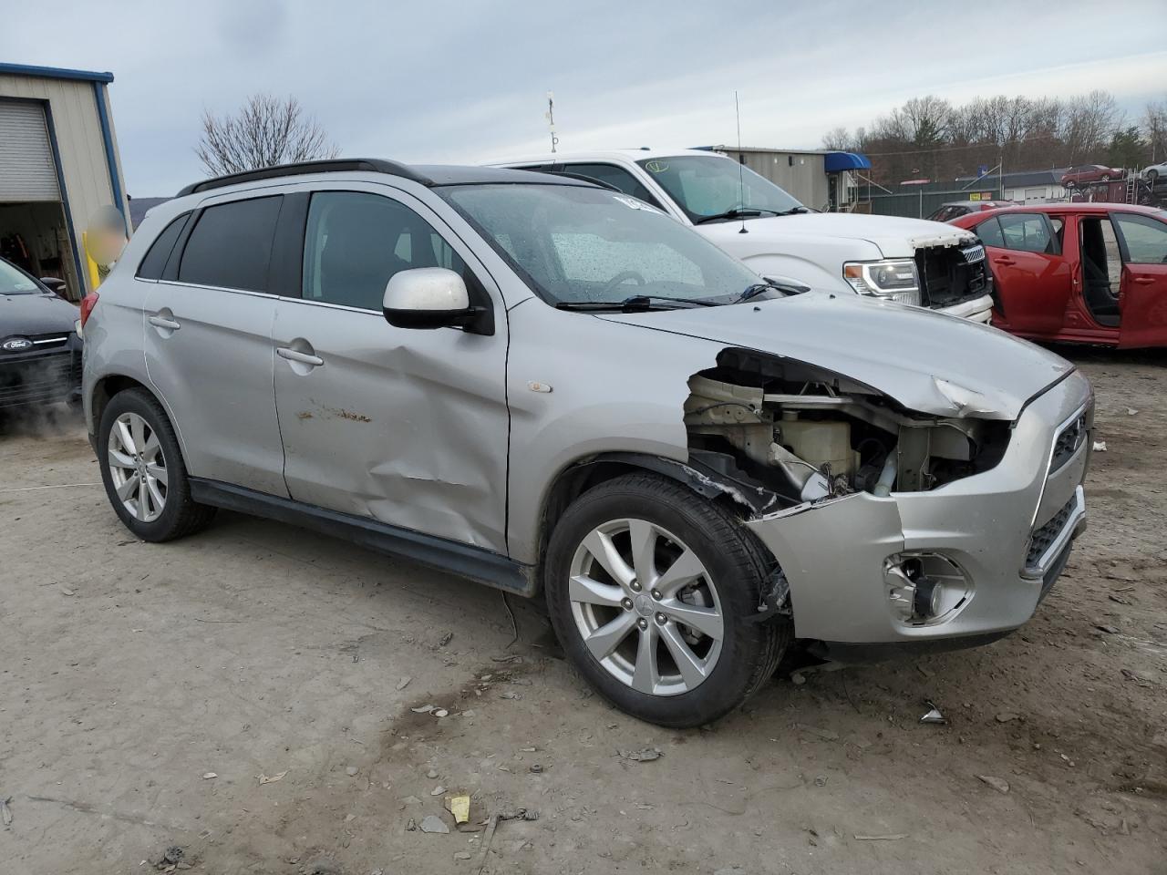 2014 Mitsubishi Outlander - Image 4