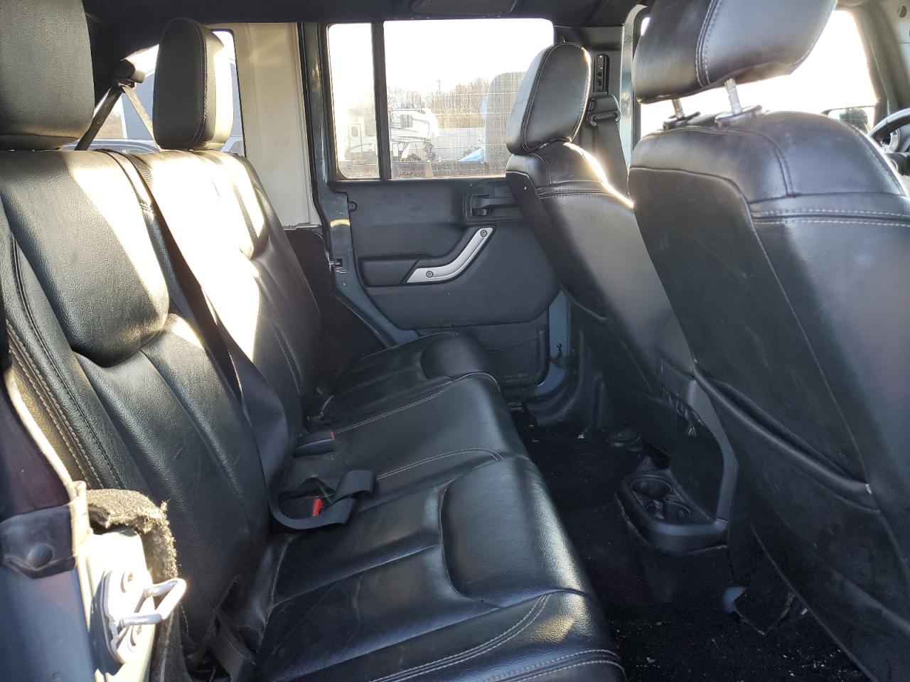 2015 Jeep Wrangler - Image 11