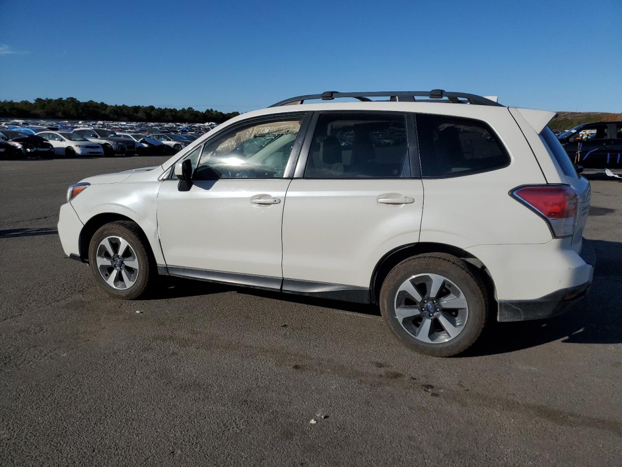 2017 Subaru Forester 2.5I Premium VIN: JF2SJAEC4HH593732 Lot: 81602844