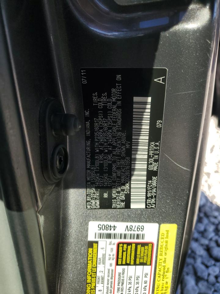 2011 Toyota Sienna - Image 13