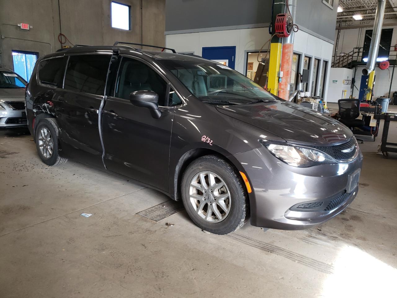 2021 Chrysler Voyager - Image 4