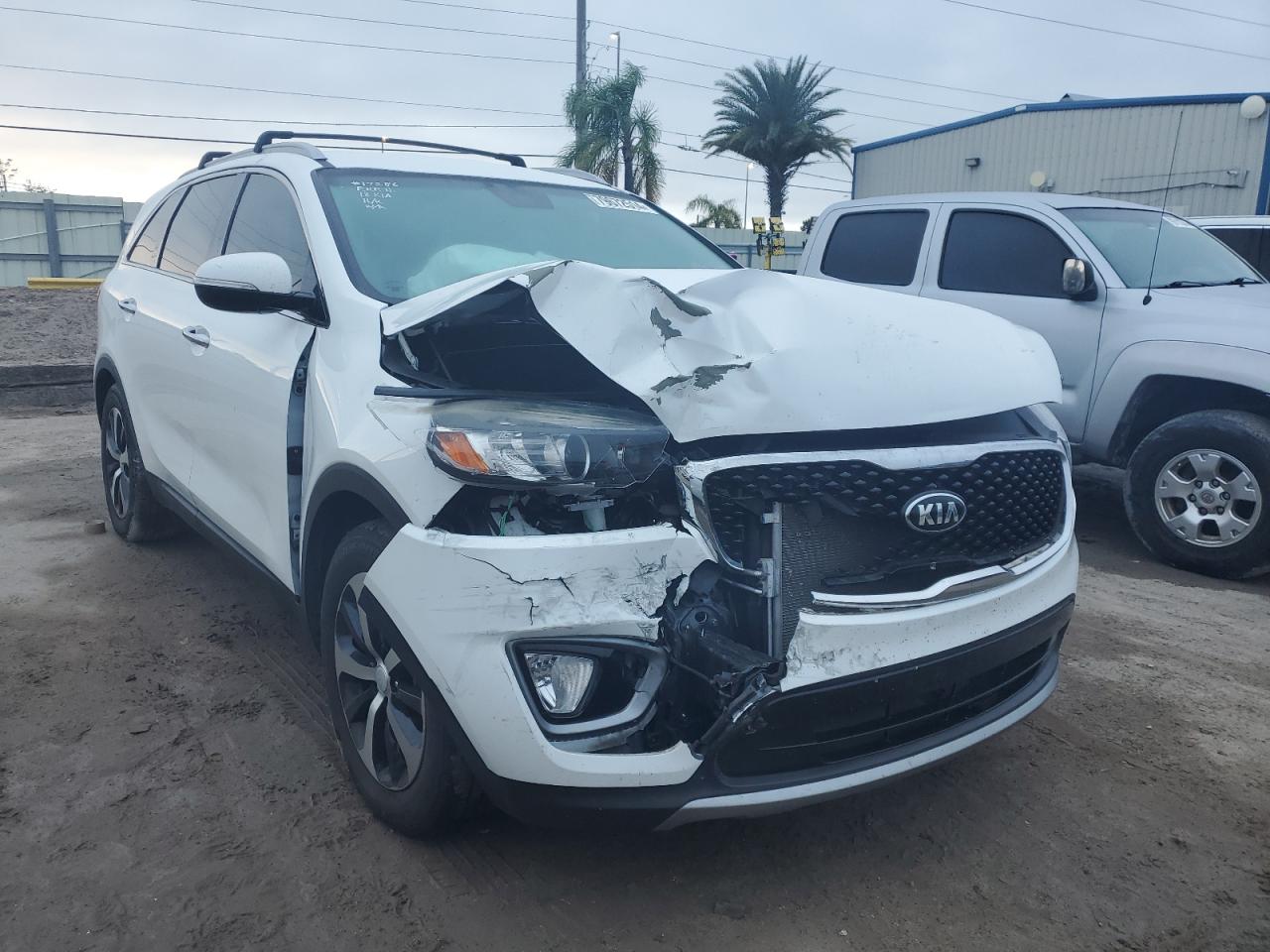 VIN 5XYPH4A56JG392955 2018 KIA SORENTO no.4