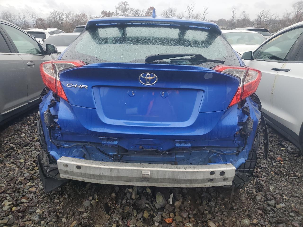 VIN NMTKHMBX9JR008145 2018 TOYOTA C-HR no.6