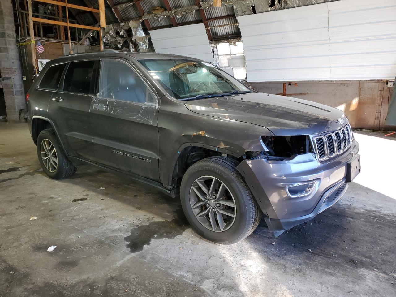 2018 Jeep Grand Cherokee - Image 4