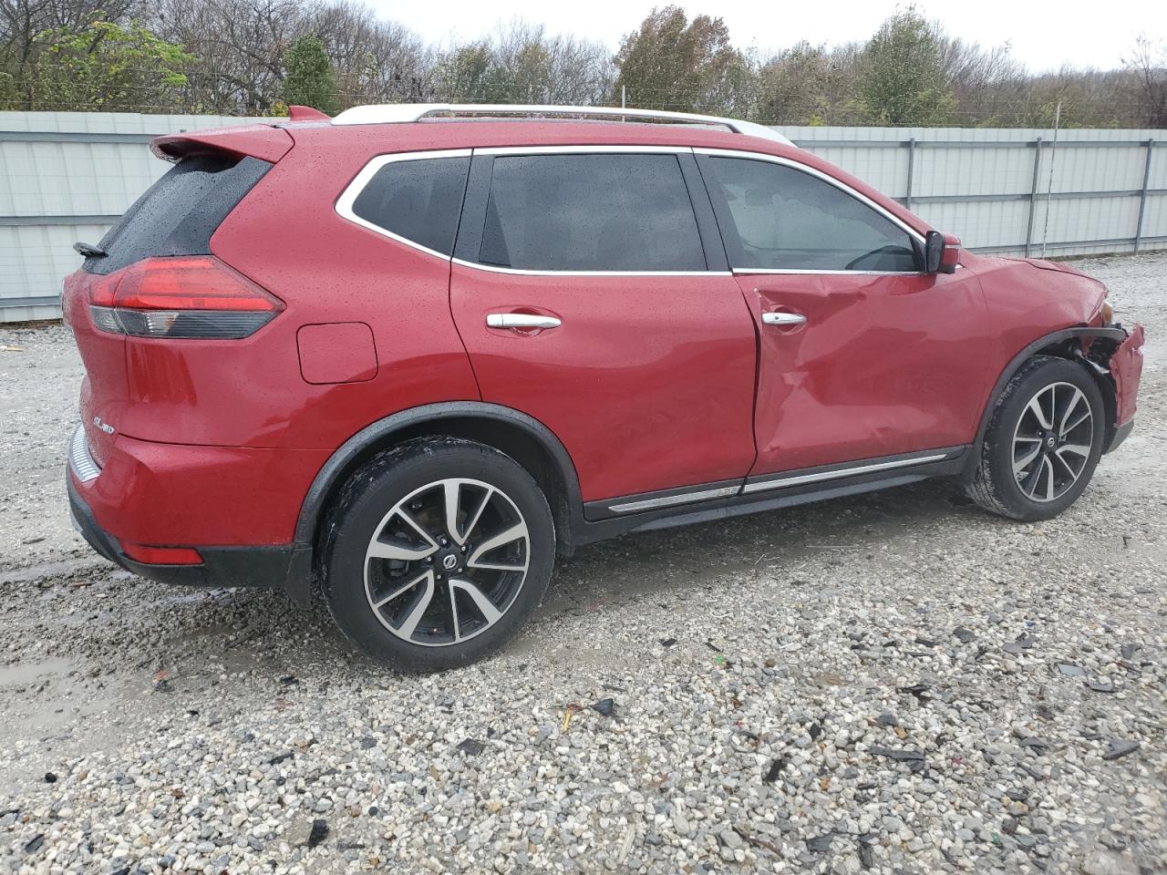 2017 Nissan Rogue - Image 3