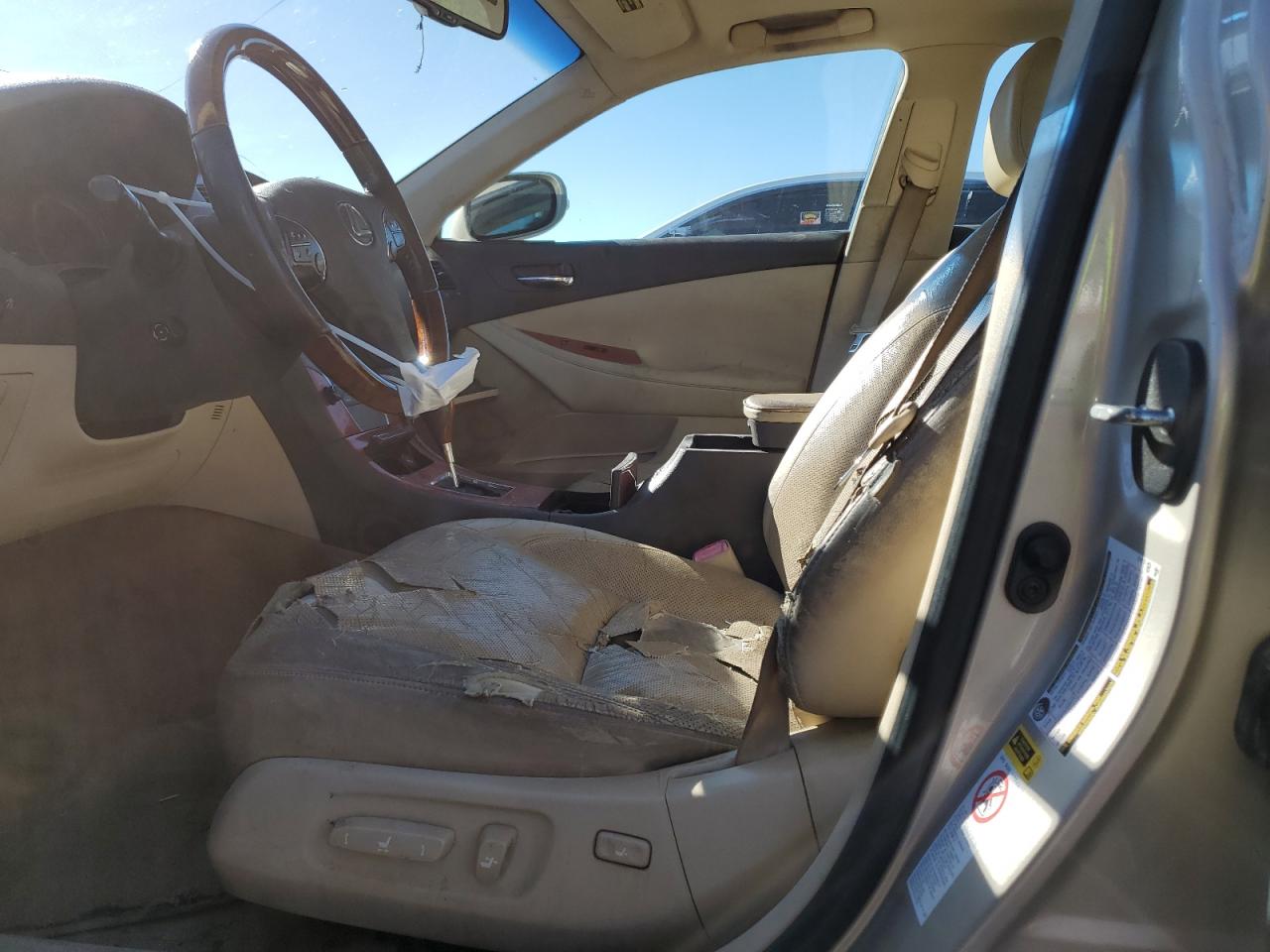 2010 Lexus ES - Image 7