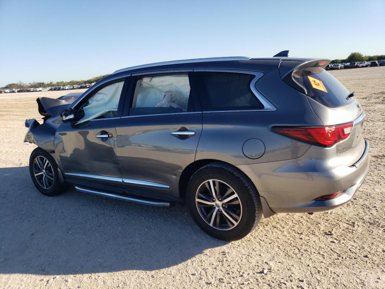 VIN 5N1DL0MN8JC523311 2018 INFINITI QX60 no.2