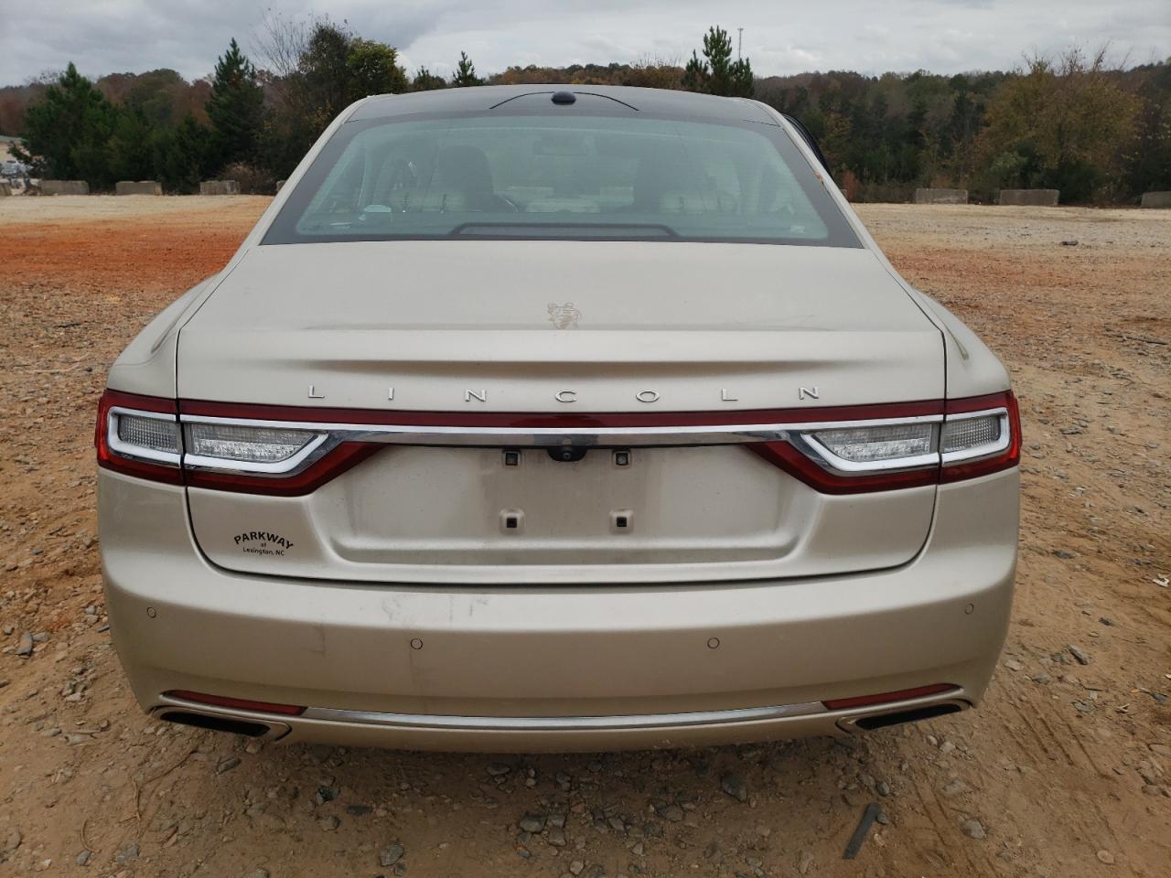 2017 Lincoln Continental - Image 6
