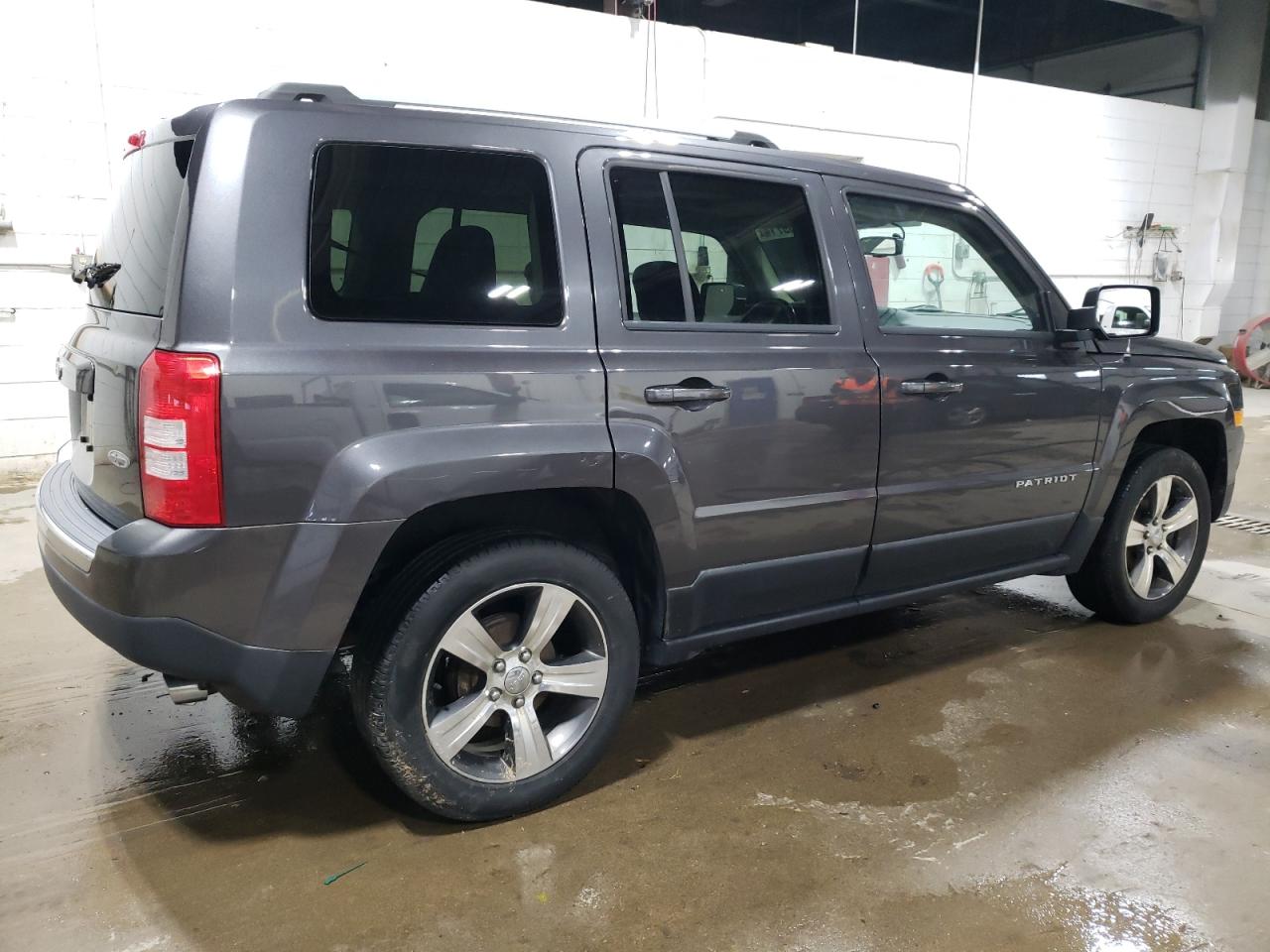 2016 Jeep Liberty (Patriot) - Image 3