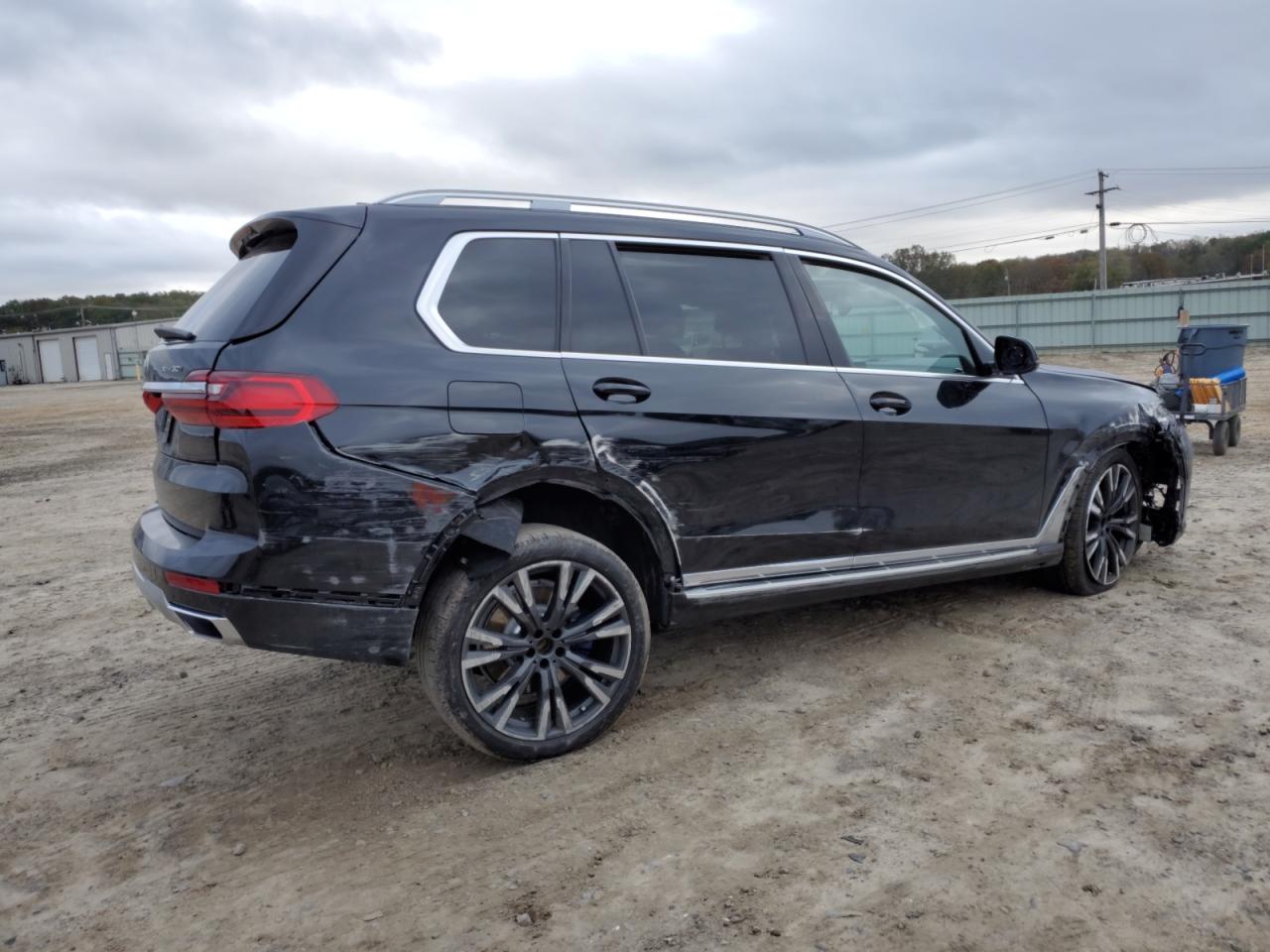 2019 BMW X7 - Image 3
