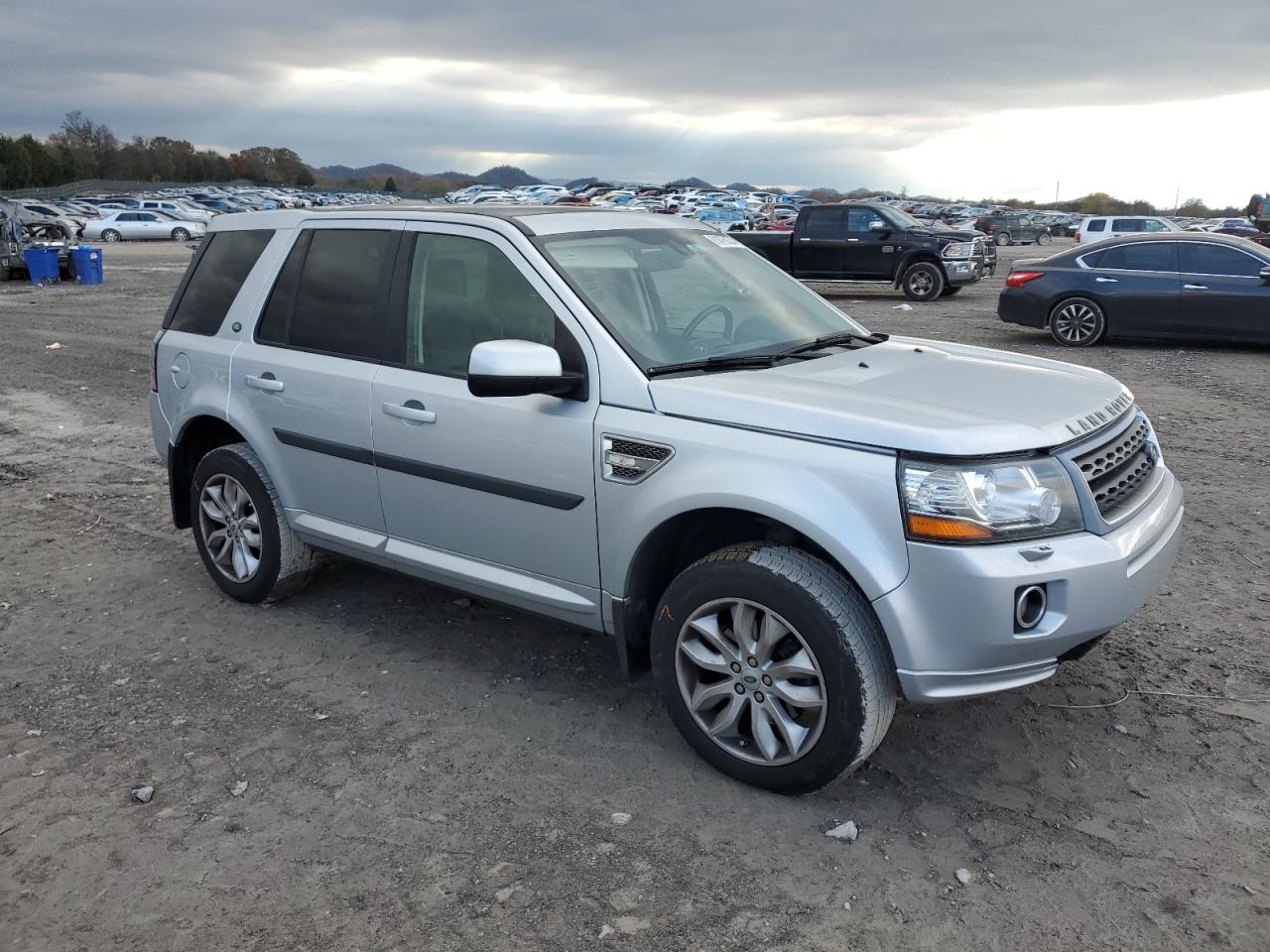 2013 Land Rover LR2 - Image 4