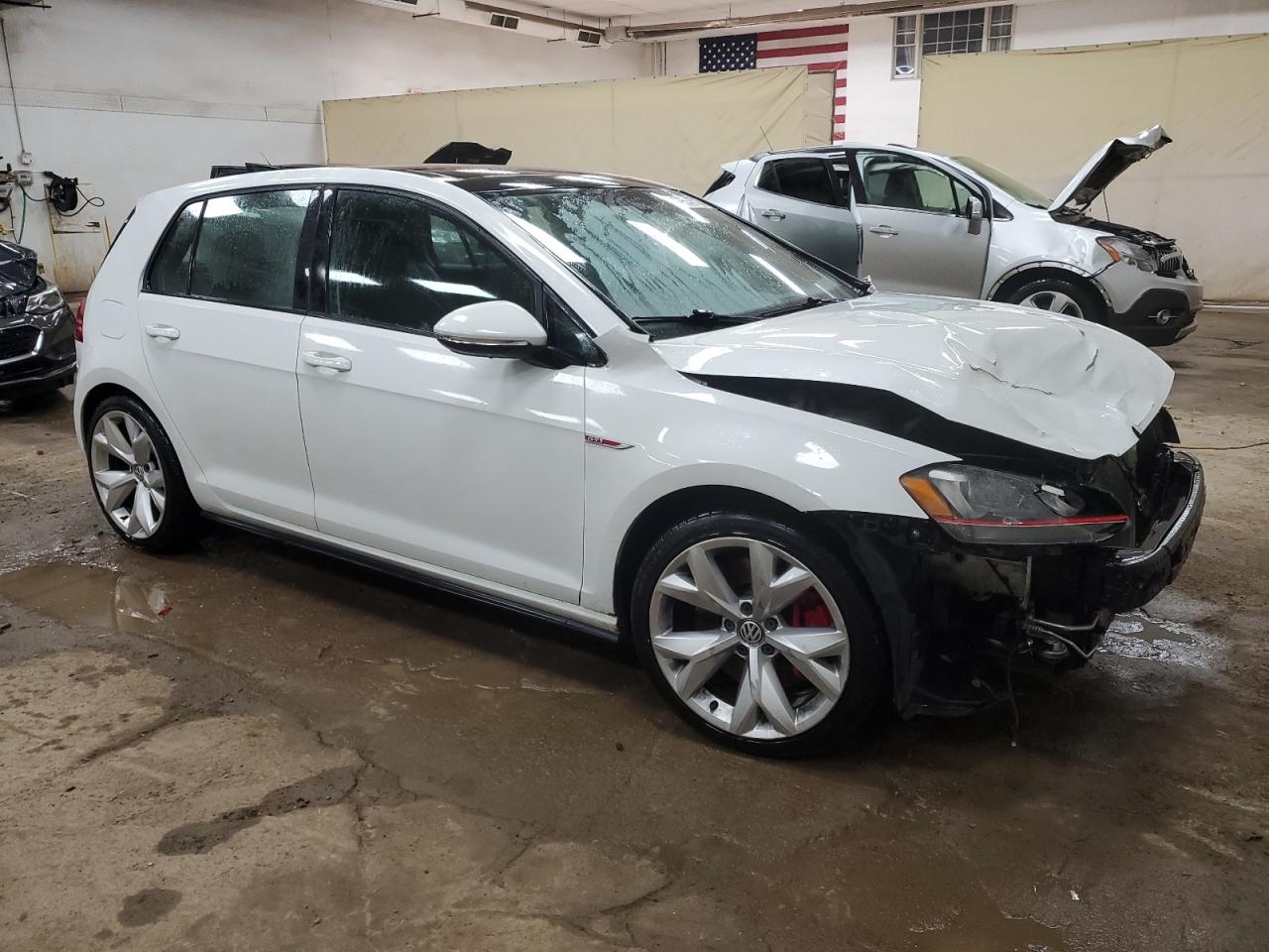 2017 Volkswagen GTI - Image 4