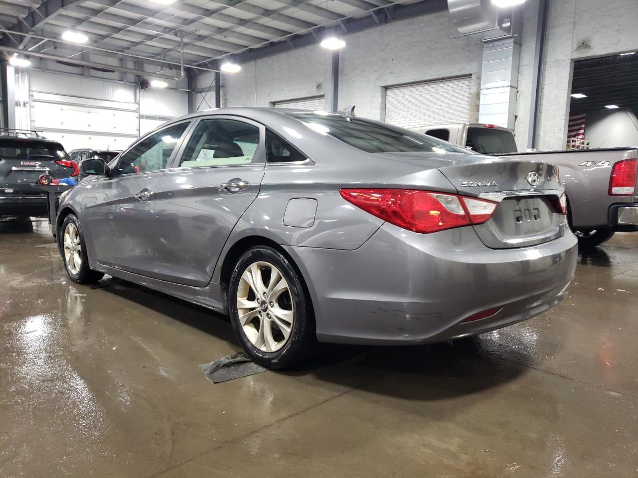 2011 Hyundai Sonata - Image 2