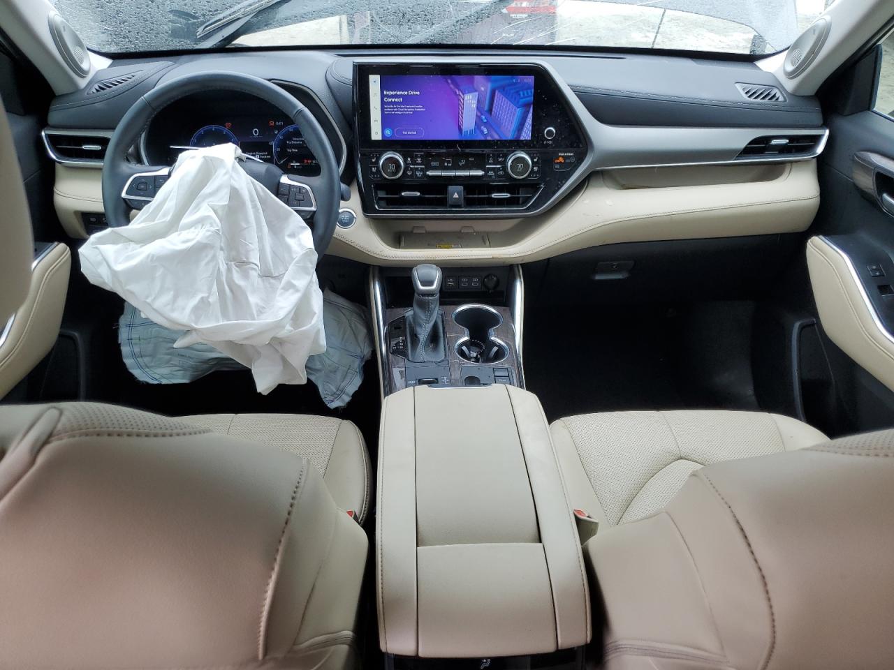 2023 Toyota Highlander - Image 8