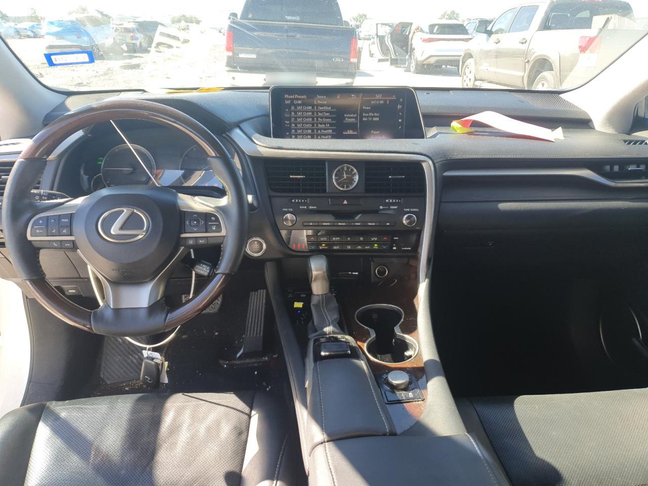 2017 Lexus RX - Image 8