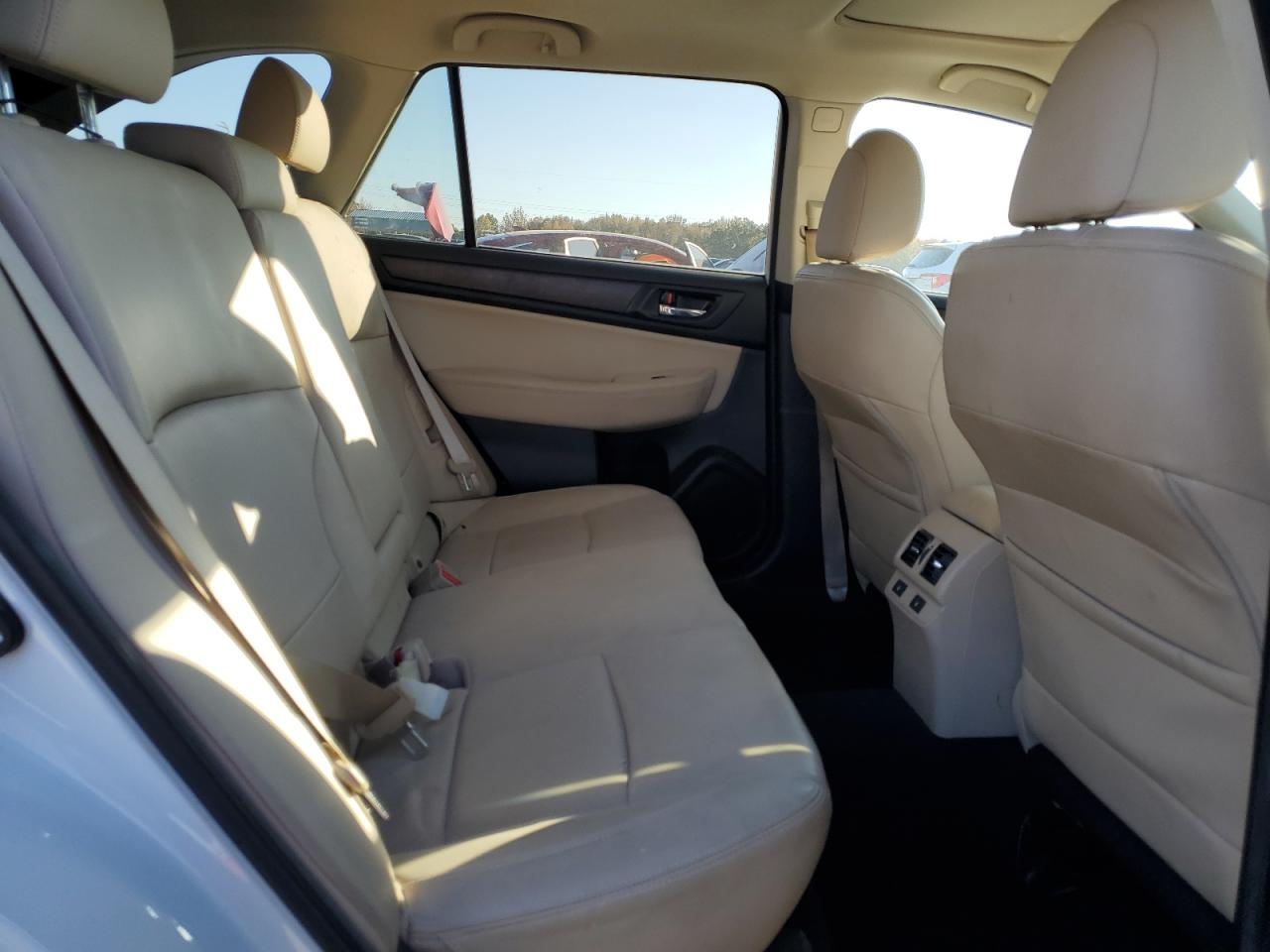 2015 Subaru Outback - Image 11