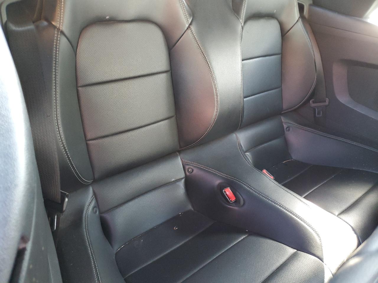 2016 Ford Mustang - Image 10
