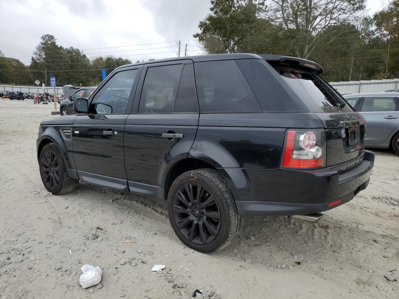 2011 Land Rover Range Rover - Image 2