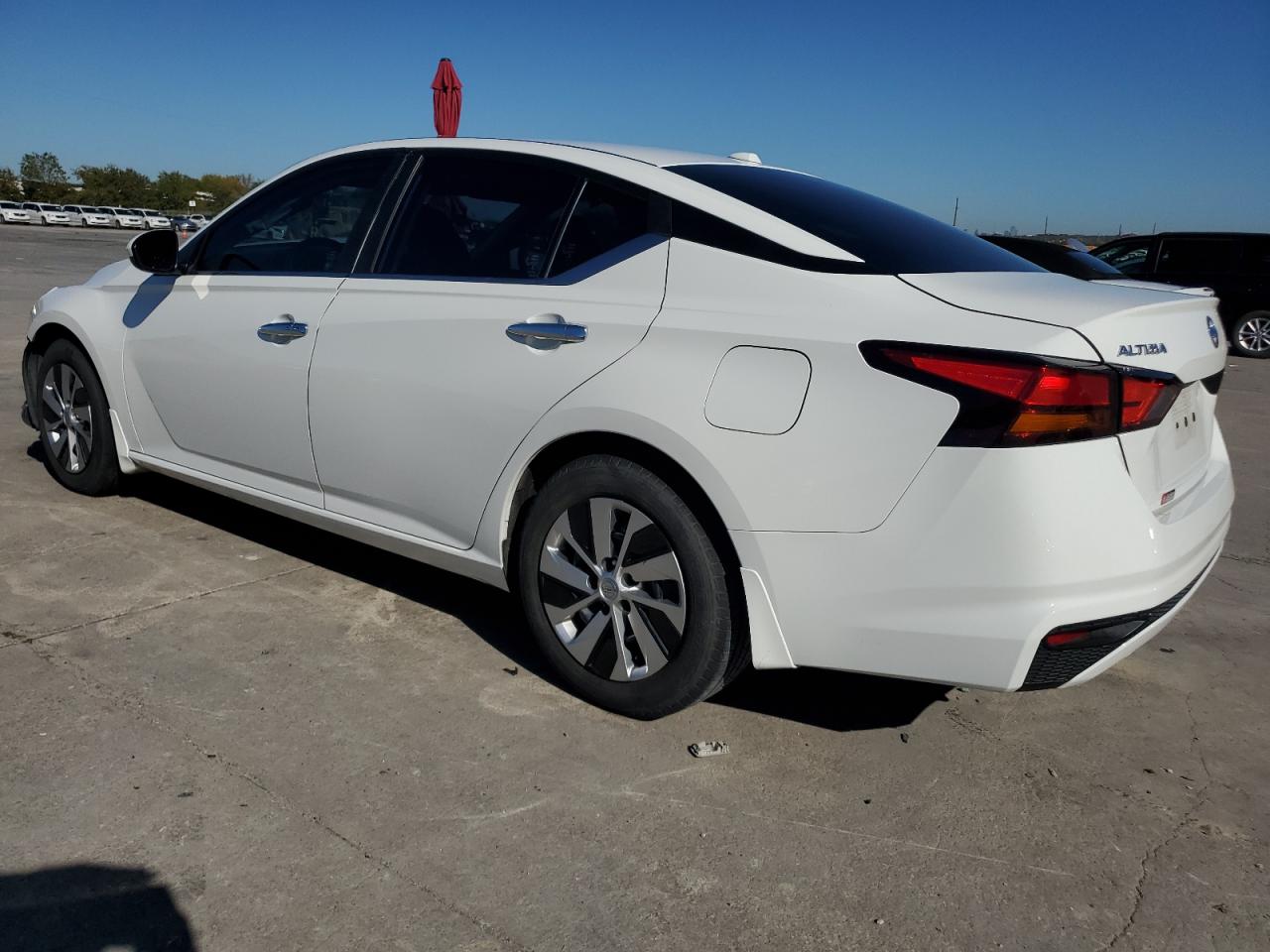 2019 Nissan Altima - Image 2