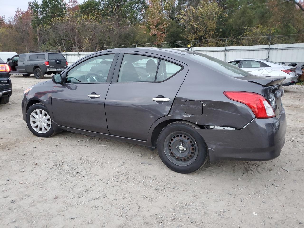 2015 Nissan Versa - Image 2
