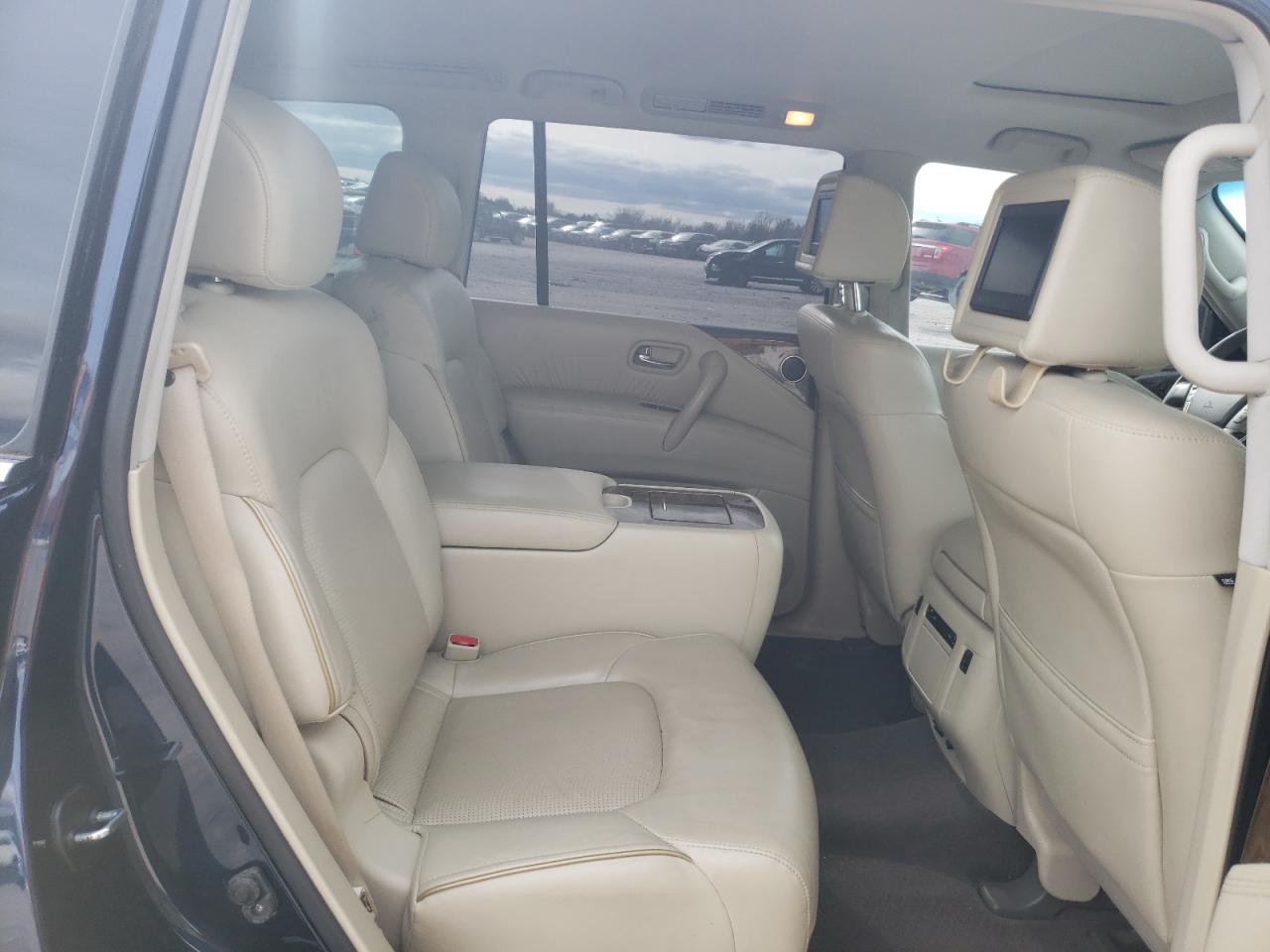 2017 Infiniti QX80 - Image 11