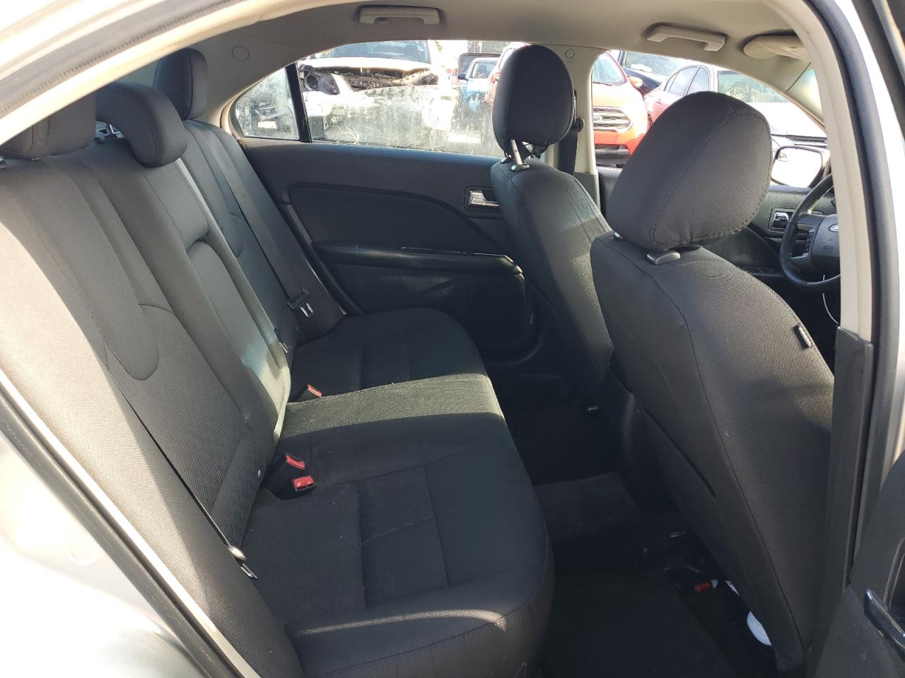2012 Ford Fusion - Image 10