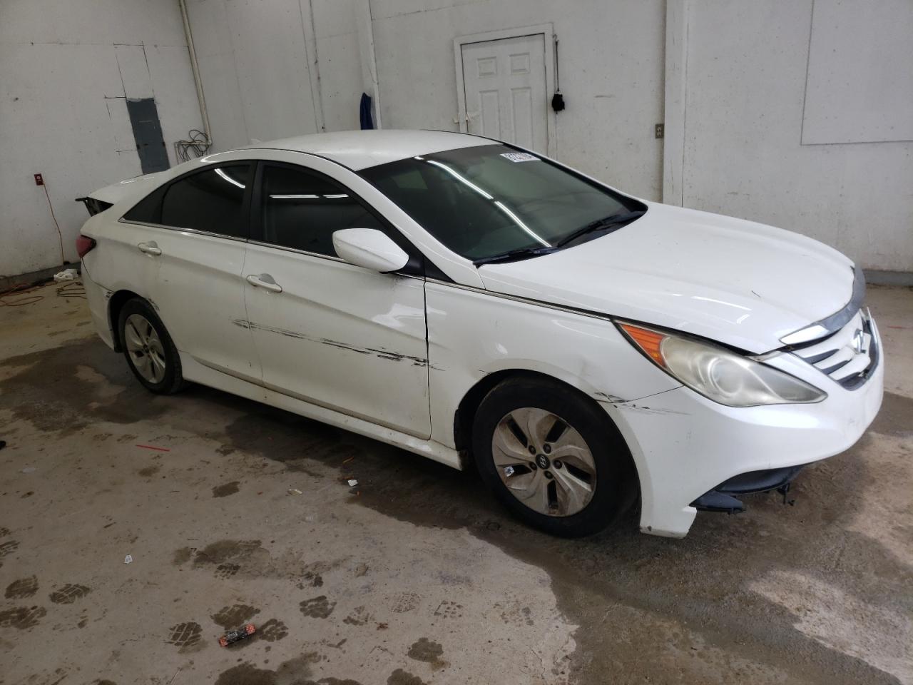 2014 Hyundai Sonata - Image 4