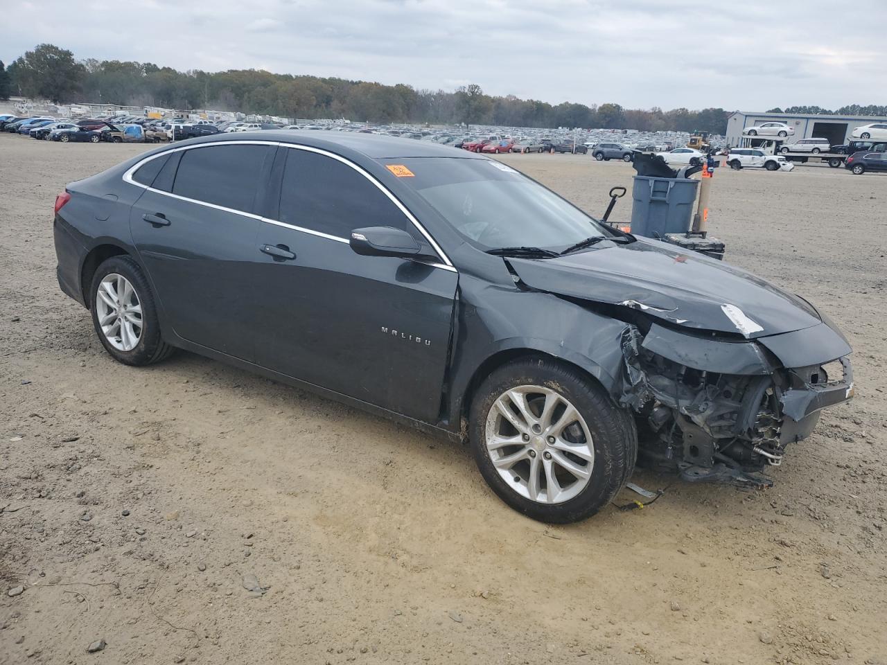 2017 Chevrolet Malibu - Image 4