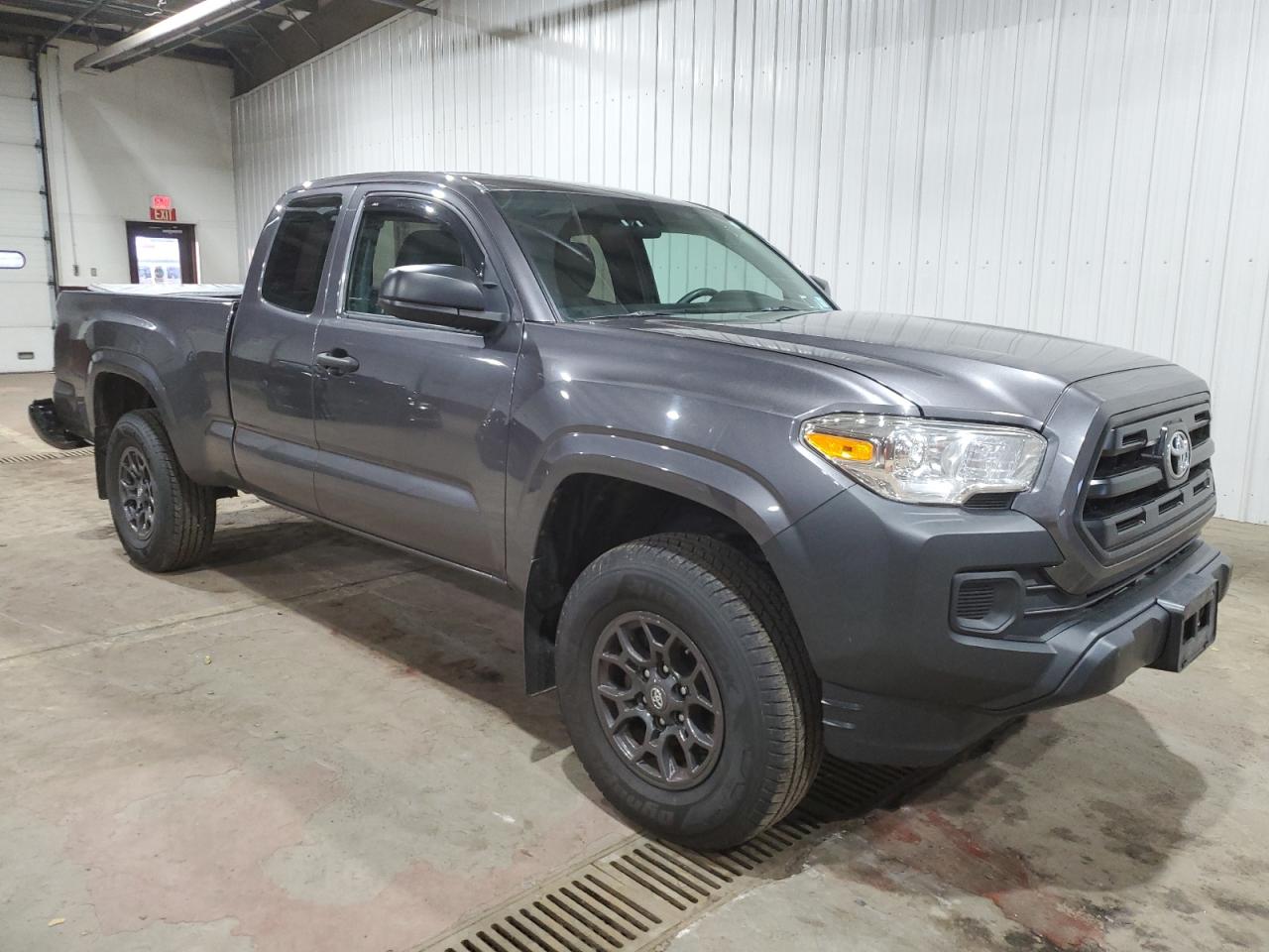 VIN 5TFSX5ENXGX046796 2016 TOYOTA TACOMA no.4