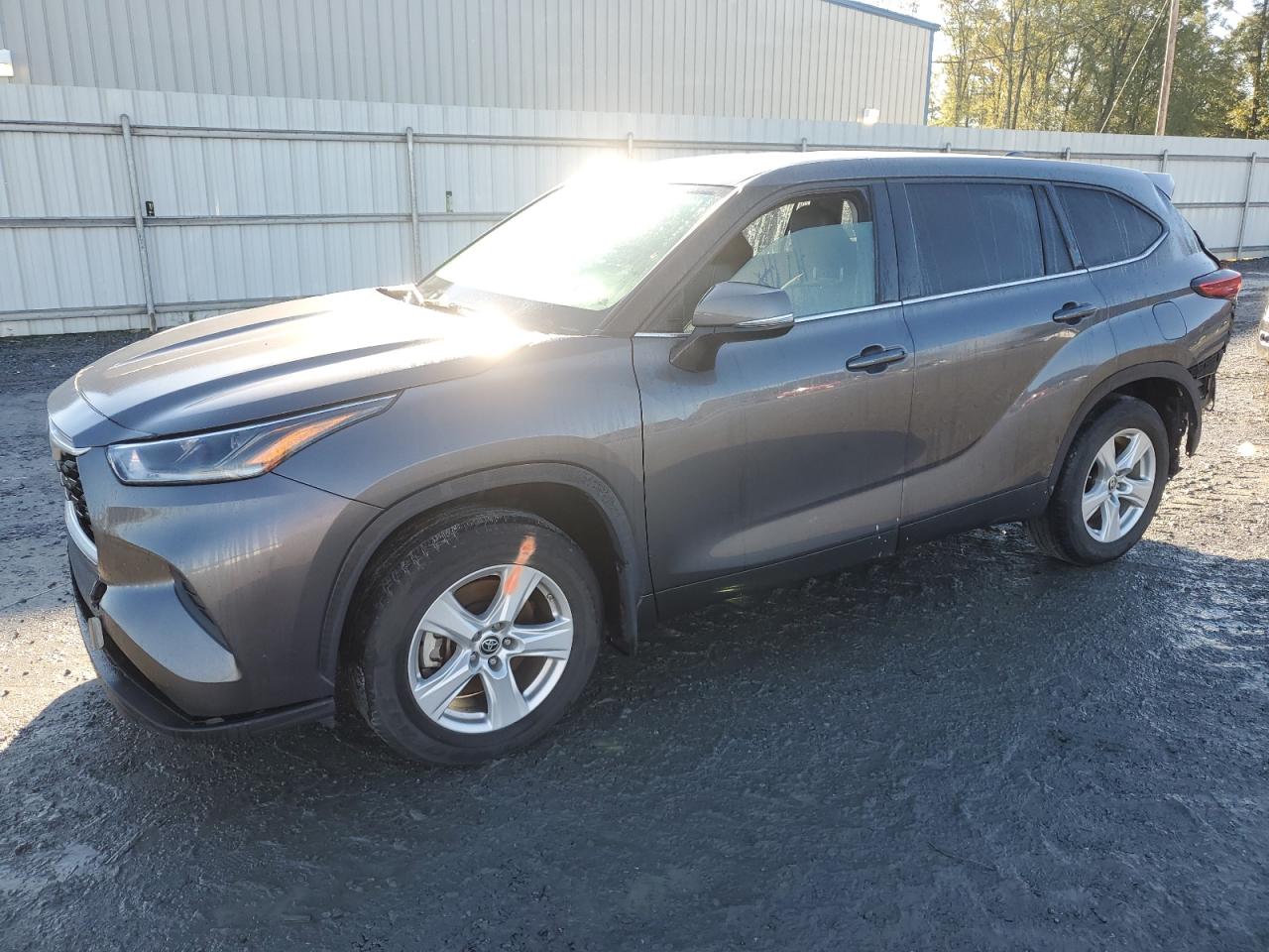 2021 Toyota Highlander - Image 1