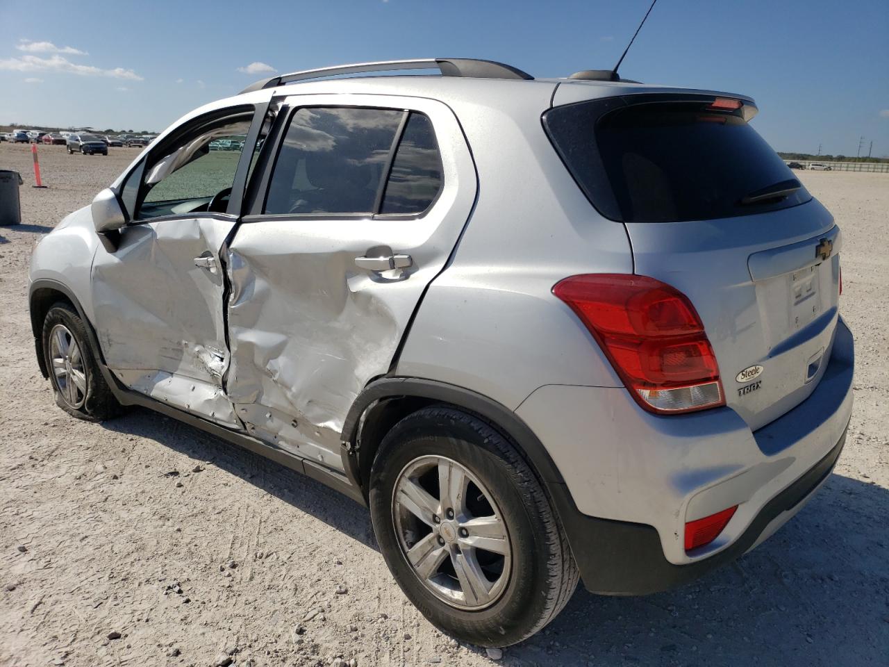 2021 Chevrolet Trax - Image 2