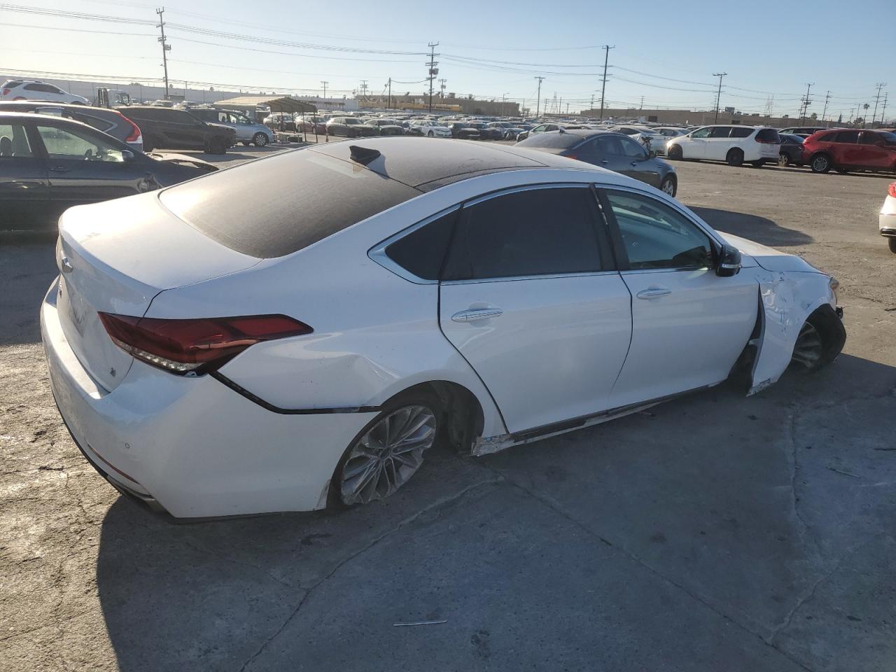 2015 Hyundai Genesis - Image 3