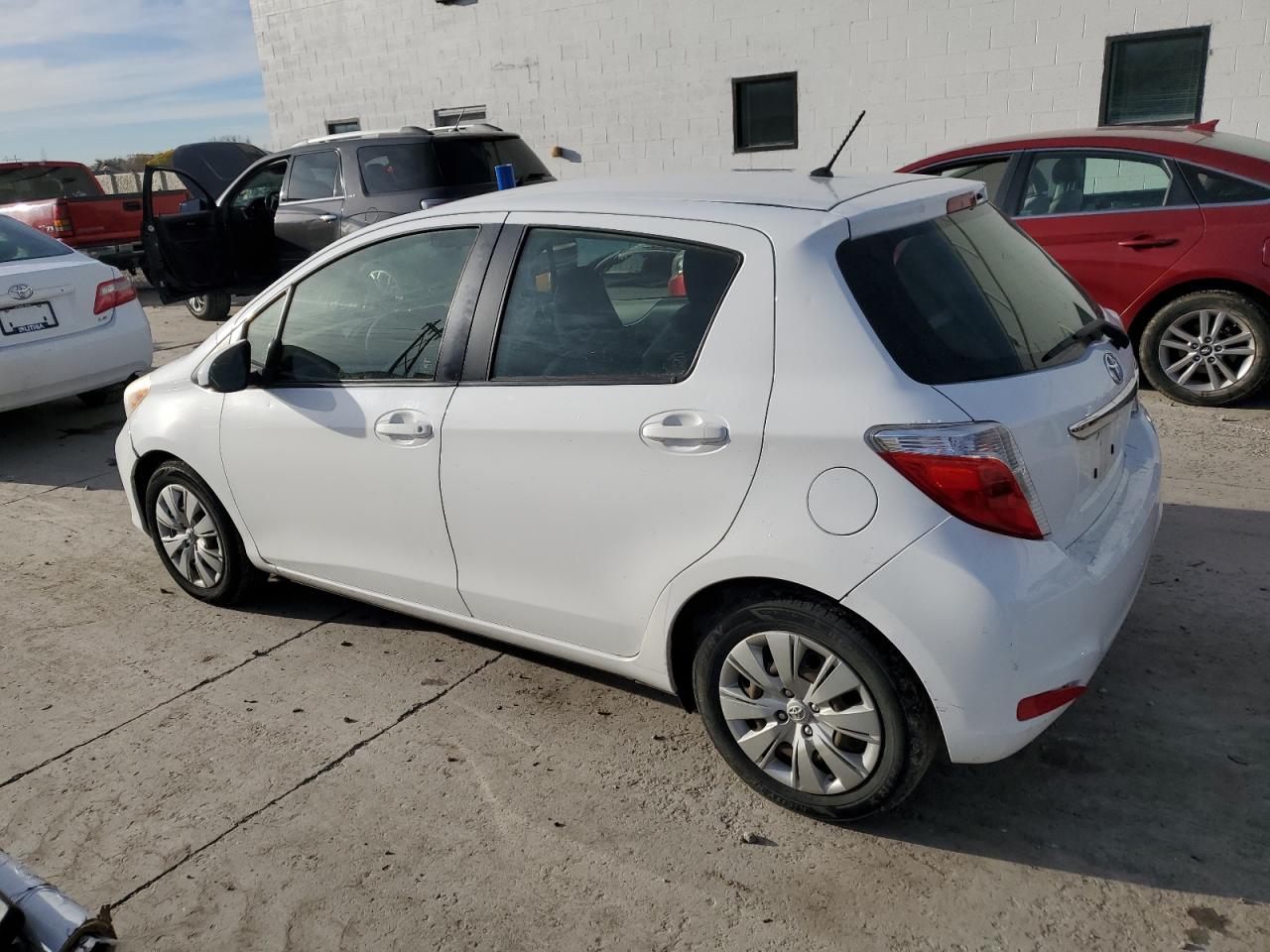 2013 Toyota Yaris - Image 2
